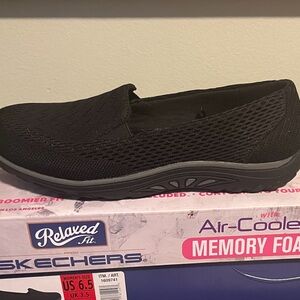 WOMEN'S SKECHERS REGGAEFEST